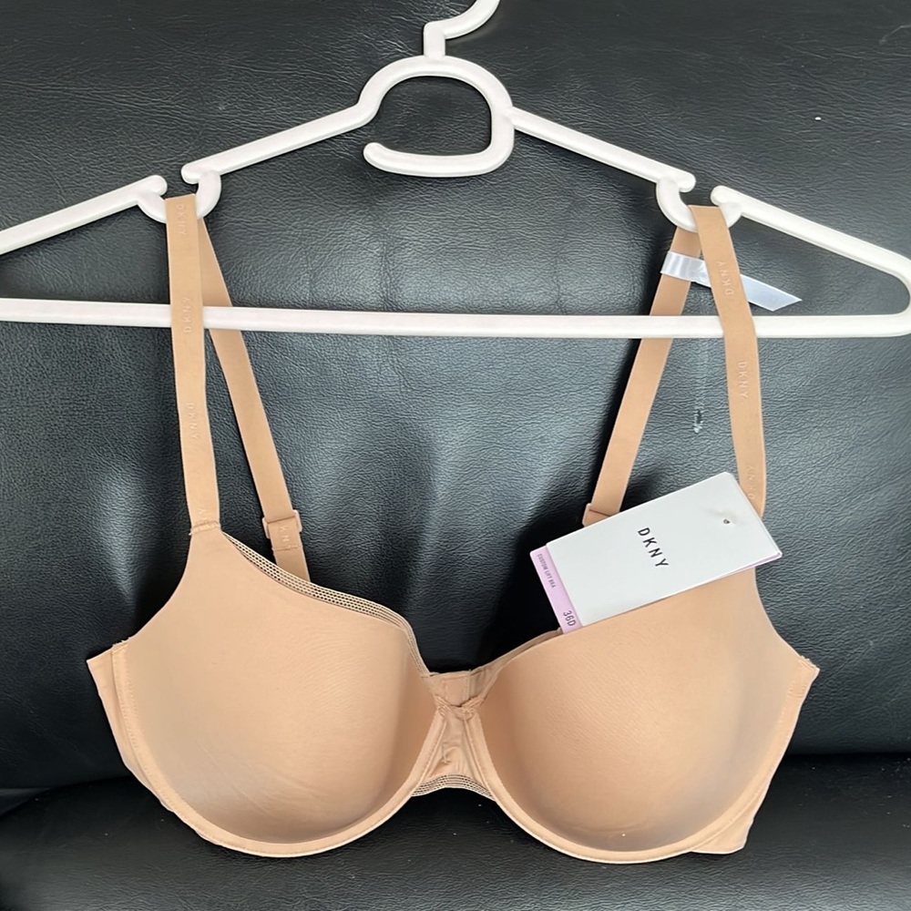 NWT - DKNY custom lift bra, brand new with tags